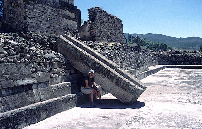 mitla_ruins_lintel